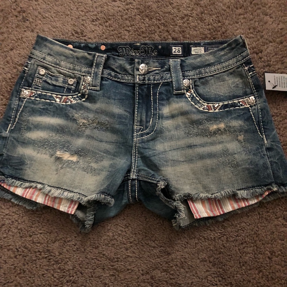 MISS ME shorts